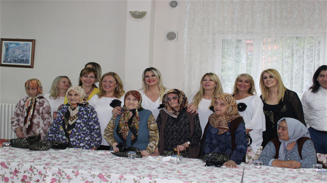 Yaşlılar İçin Kültürel ve Sosyal Etkinliklere Devam