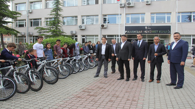 Pınarhisarlı Öğrenciler Bisikletlerine Kavuştular