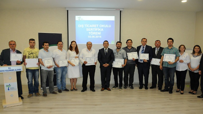 Dış Ticaret Okulu İlk Mezunlarını Verdi