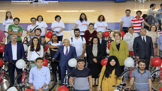 Üniversitelilere Bisikletleri Teslim Edildi