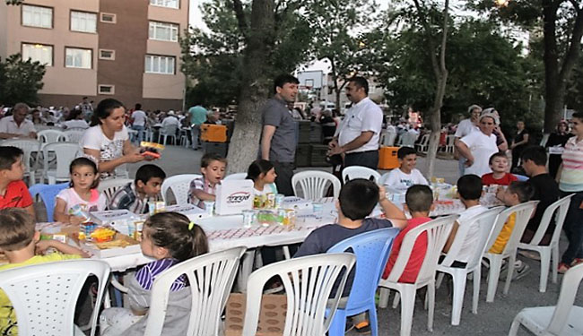 Pınarhisar Kaymakamlığından Çocuklara Özel İftar