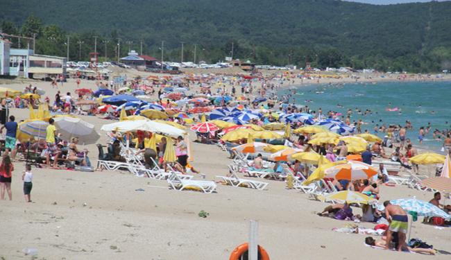 İğneada sahilleri Yarı Yarıya Boşaldı