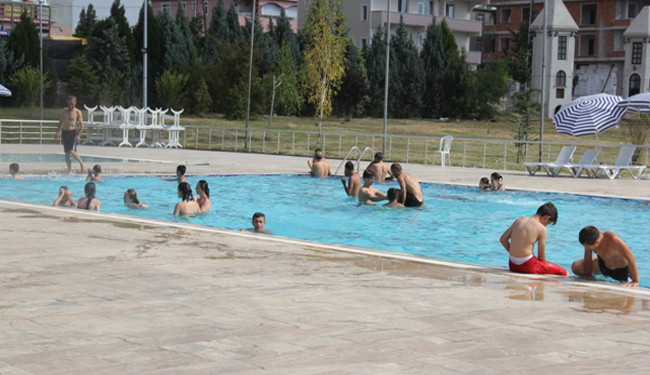 Pınarhisar'da Sıcak Günlerde HAVUZ Sefası
