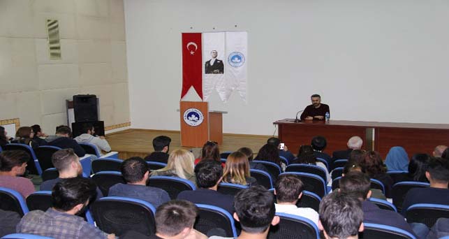 Sinema yazarı Suat Köçer PMYO’da seminere katıldı