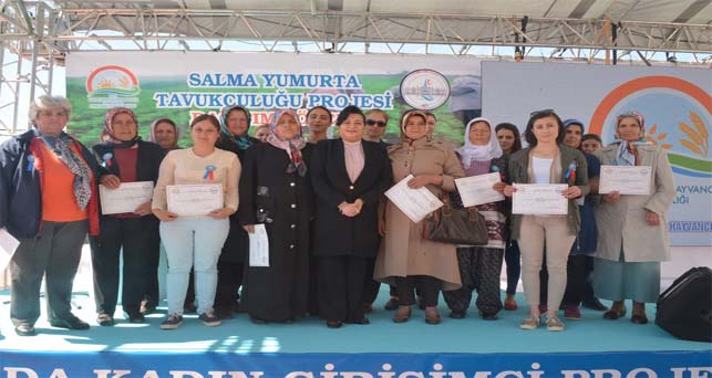 Vali Civelek’ten 100 Kadın Girişimciye 5 Bin Tavuk