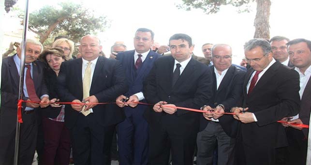 Muhteşem Kültür Merkezine, Muhteşem açılış