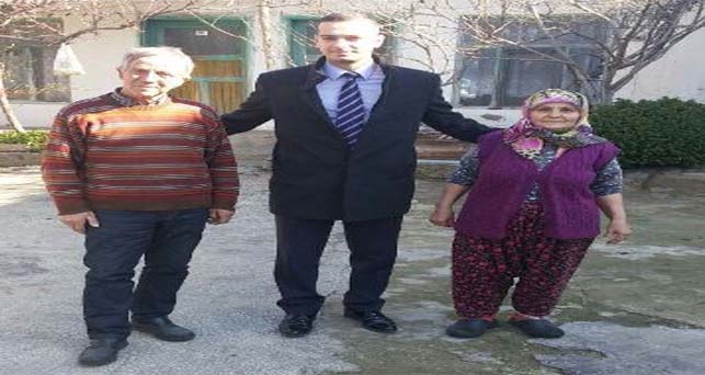 Dr. Beraat Özdemir hastalarını evlerinde ziyaret etti