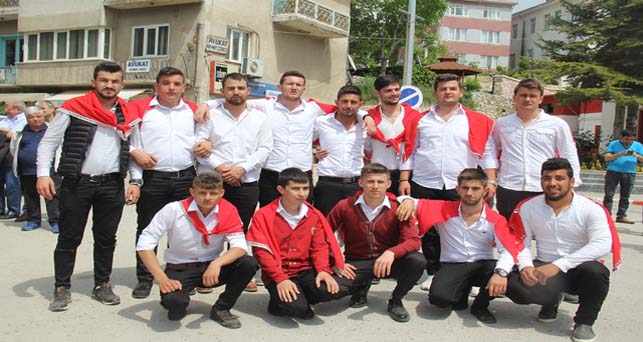 Cevizköy’ün kınalı kuzuları Peygamber Ocağına uğurlandı