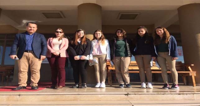 Anadolu Lisesi Öğrencilerine ödülleri verildi