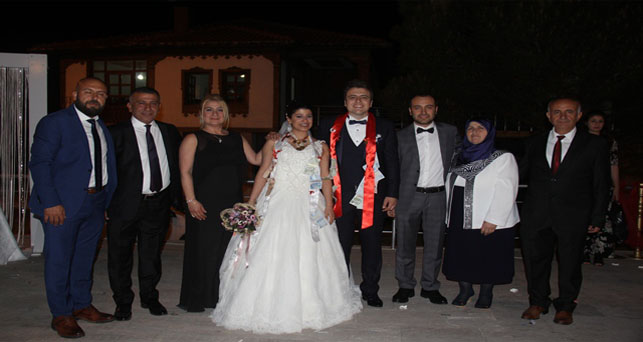 Pınarhisar Havuz Tesislerinde dünya evine girdiler