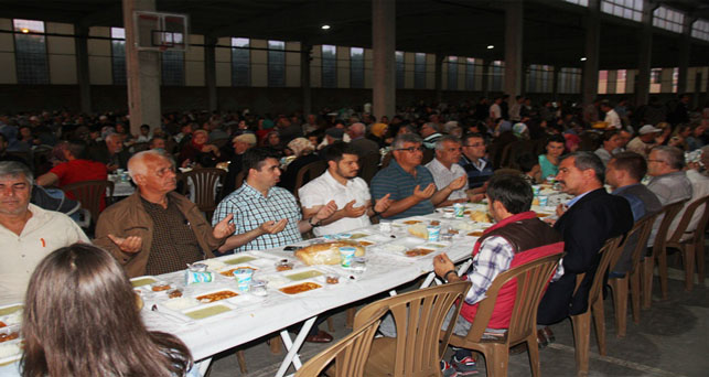 Dikilitaş Kültür ve Dayanışma Derneği iftar verdi