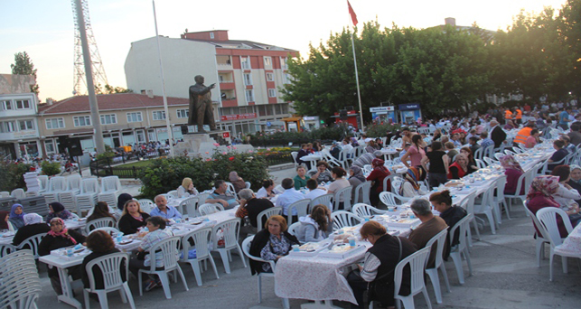 Kaymakamlık vatandaşları aynı sofrada buluşturdu
