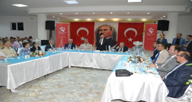 “Biz Biriz, Beraberiz, Çok Büyük Bir Aileyiz”