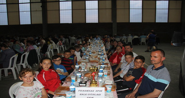 Pınarhisar’ın gururları belediyenin iftarında buluştular