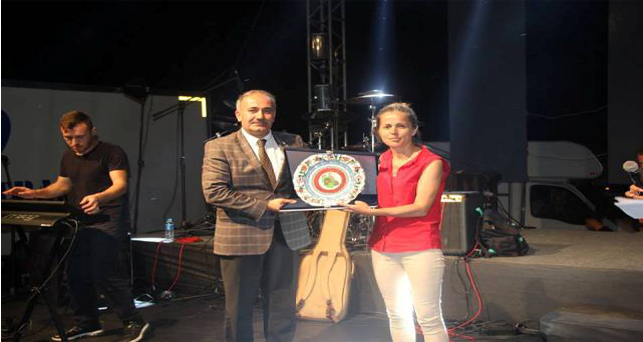 Başkan Yavuz’dan gazetemize teşekkür plaketi
