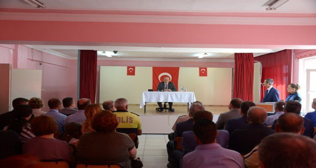 Vali Orhan Çiftçi vatandaşlarla buluştu