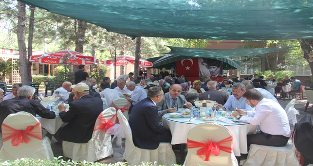Gaziler ve Şehit Aileleri Onuruna Yemek