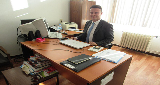 Stajını Pınarhisar Kaymakamlığında yapıyor