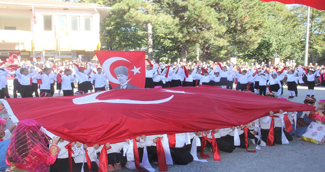 Demirköy'de Cumhuriyet Bayramı gösterileri göz doldurdu