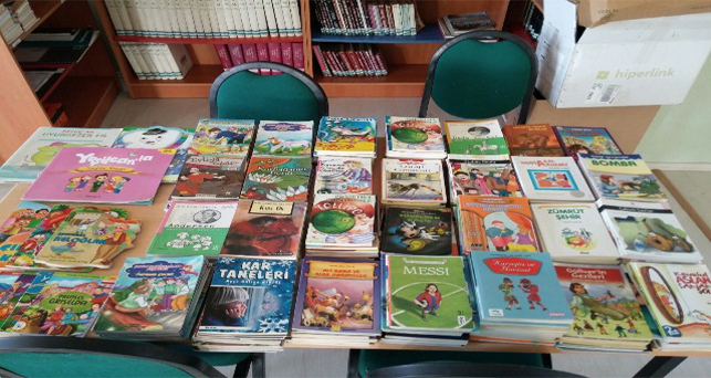 Pınarhisar İlçe Halk Kütüphanesinden kitap bağışı