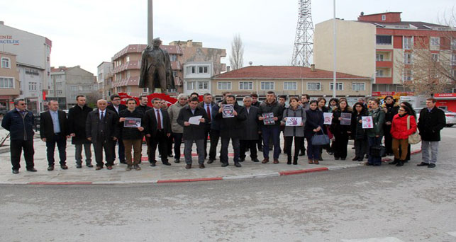 Öğretmene şiddeti KINIYORUZ!