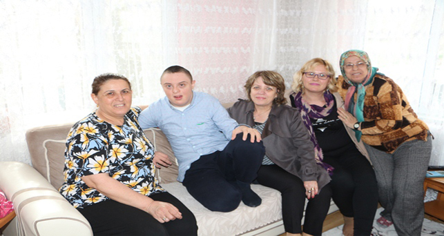 Down Sendromlu çocuklarla buluştular