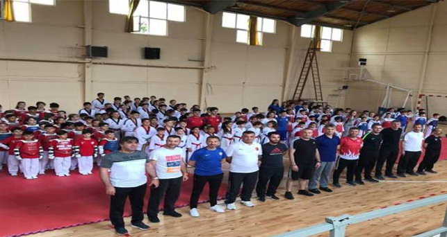 8 sporcu ile katıldılar