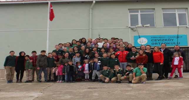 Milli Güreşçi Adakan Cevizköy Ortaokulu’nda