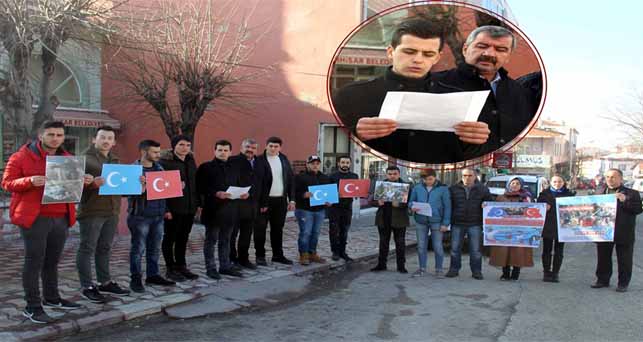 İnsanlık üç maymunu oynuyor