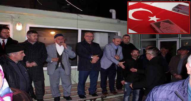 Umrecilere Kur’an-ı Kerim ve Türk Bayrağı