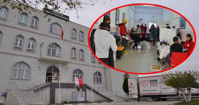 Üniversiteliler kan verdiler