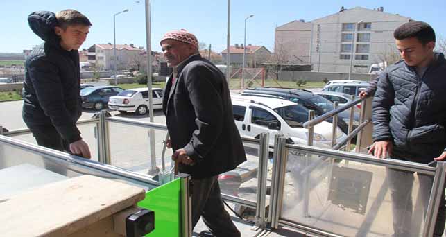 Anadolu Lisesi'nde “Engelsiz Seçim”