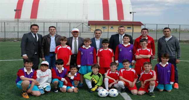 İlkokullar arası Futbol Turnuvası başladı