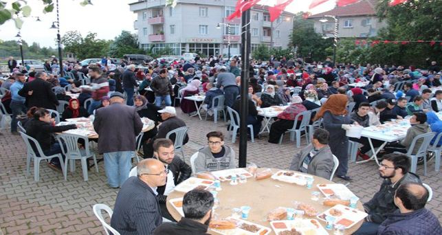 Üsküp’te geleneksel iftar gerçekleşti