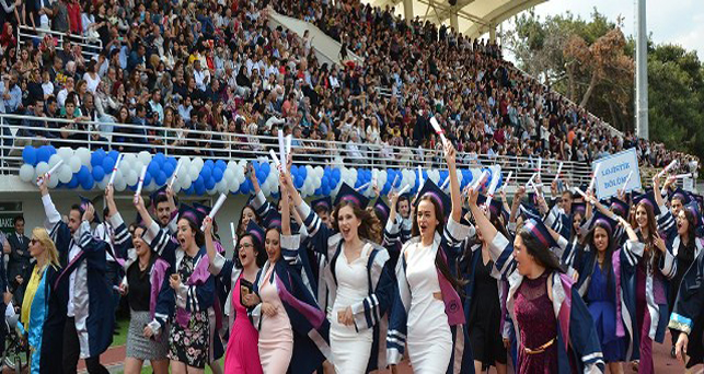 KLÜ öğrencileri kep attı