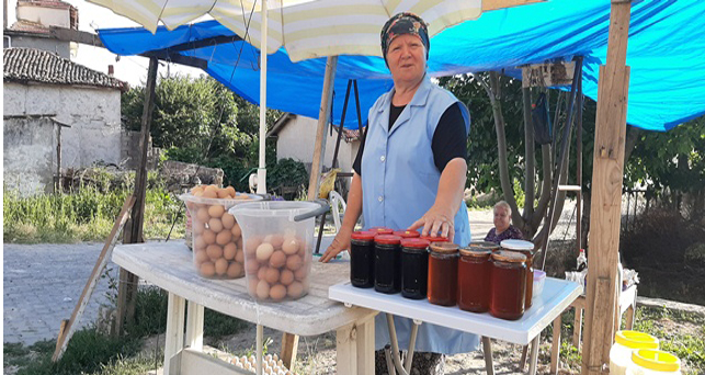 Ürettikleri ürünleri satıyorlar