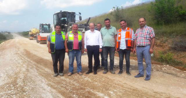 Sıkıştırma çalışmalarını yerinde inceledi