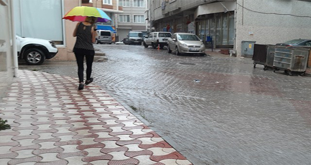 Pınarhisar’da sağanak yağış etkili oldu