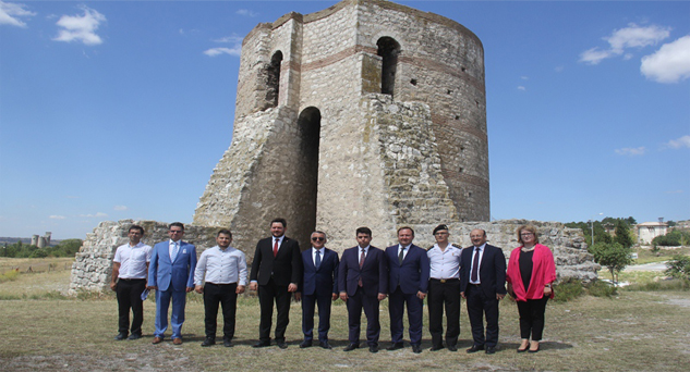 Vali Bilgin Pınarhisar'ı ziyaret etti