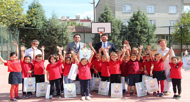 Müdür ve Başkan öğrencileri yalnız bırakmadı