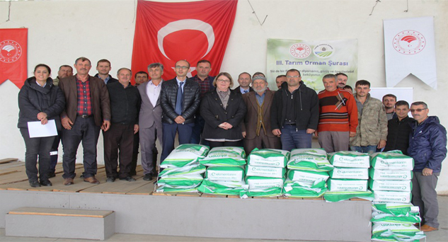 Kurudere Köyünde tohum dağıtımı yapıldı