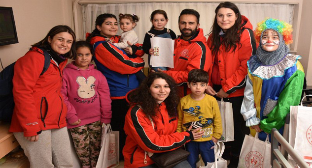 Pınarhisar’ın kırmızı yeleklileri Elazığ’da