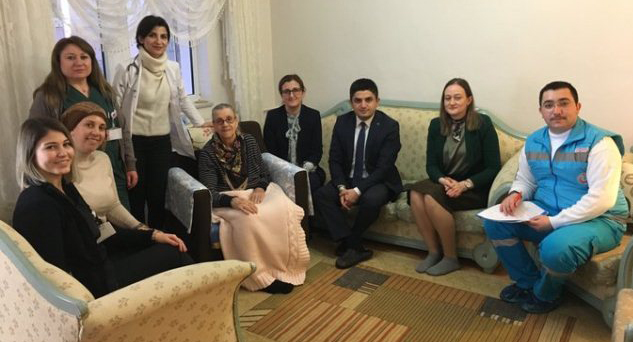 Hastaları evlerinde ziyaret ettiler