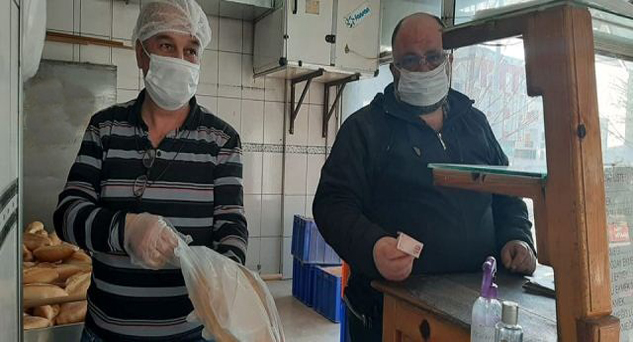 Ekmeği veren farklı ücretini alan farklı