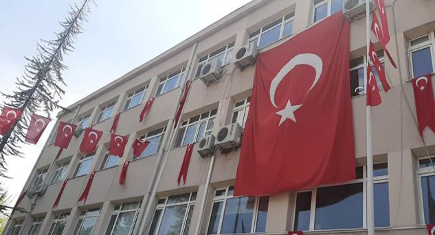 Türk Bayrakları ile donatıldı