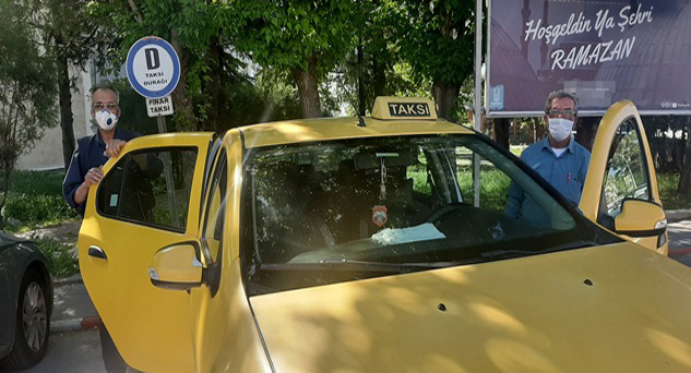 Taksiciler müşterilerinin sağlığına sahip çıkıyorlar