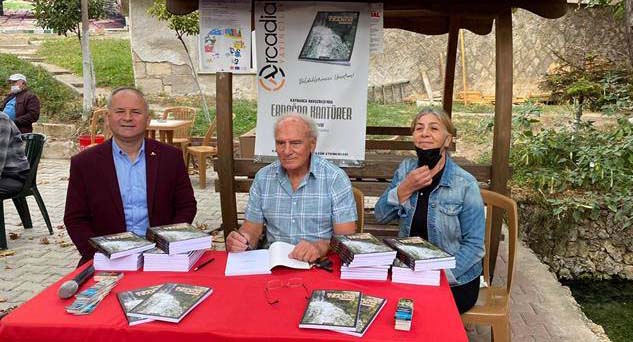Kaynarca'yı anlatan kitabın imza gününe katıldı