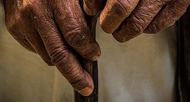 90 yaş ve üstüne Covid-19 aşılaması