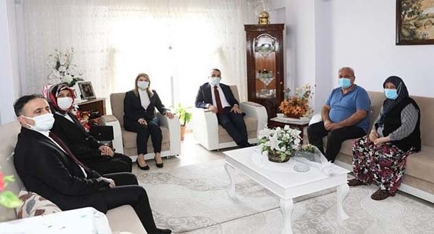 Vali’den Pınarhisarlı aileye ziyaret
