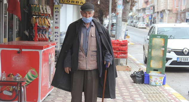 65 yaş üstü ve 18 yaş altı sokağa çıkma saatleri belli oldu